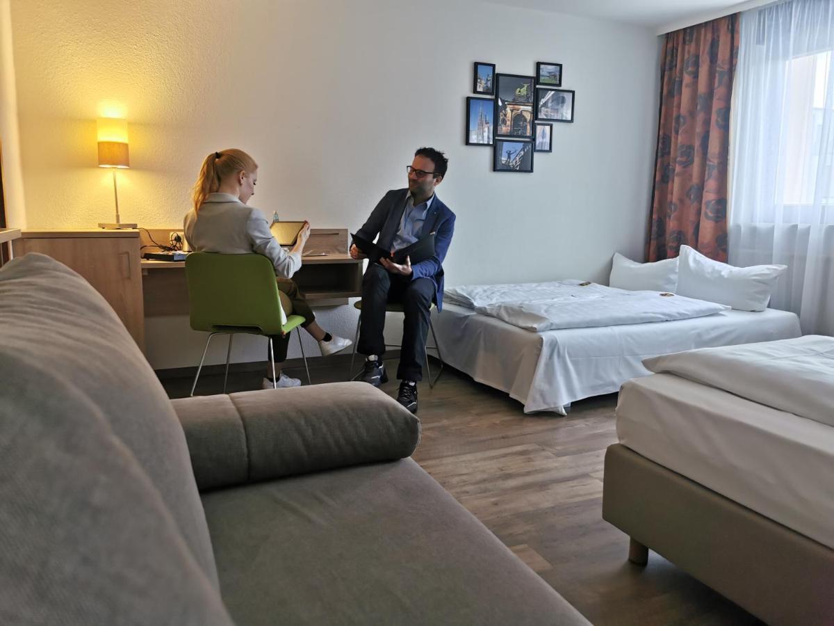 נירנברג Hotel Cristal מראה חיצוני תמונה