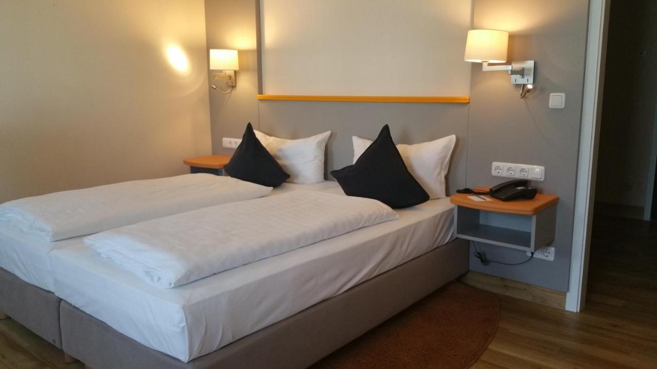 נירנברג Hotel Cristal מראה חיצוני תמונה