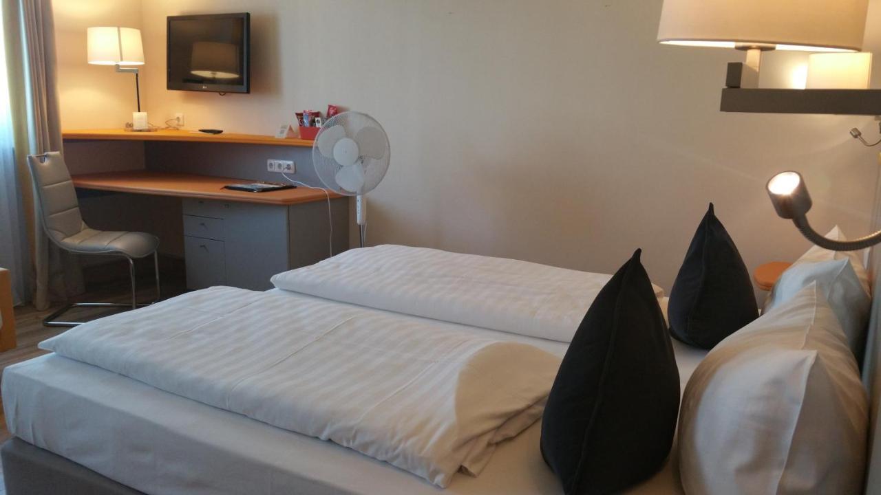 נירנברג Hotel Cristal מראה חיצוני תמונה