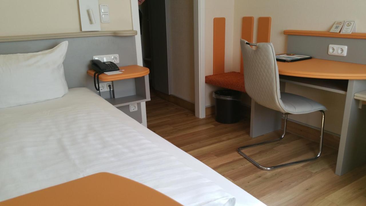 נירנברג Hotel Cristal מראה חיצוני תמונה