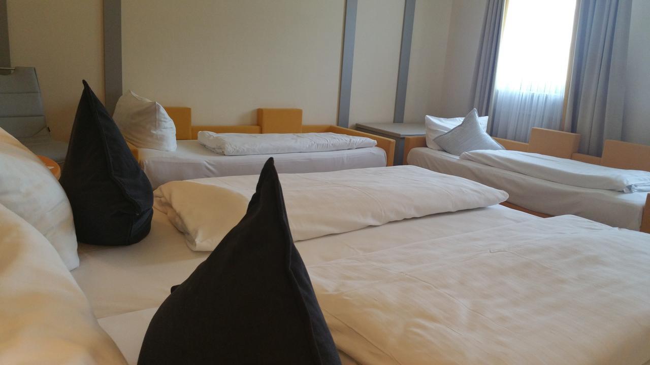 נירנברג Hotel Cristal מראה חיצוני תמונה