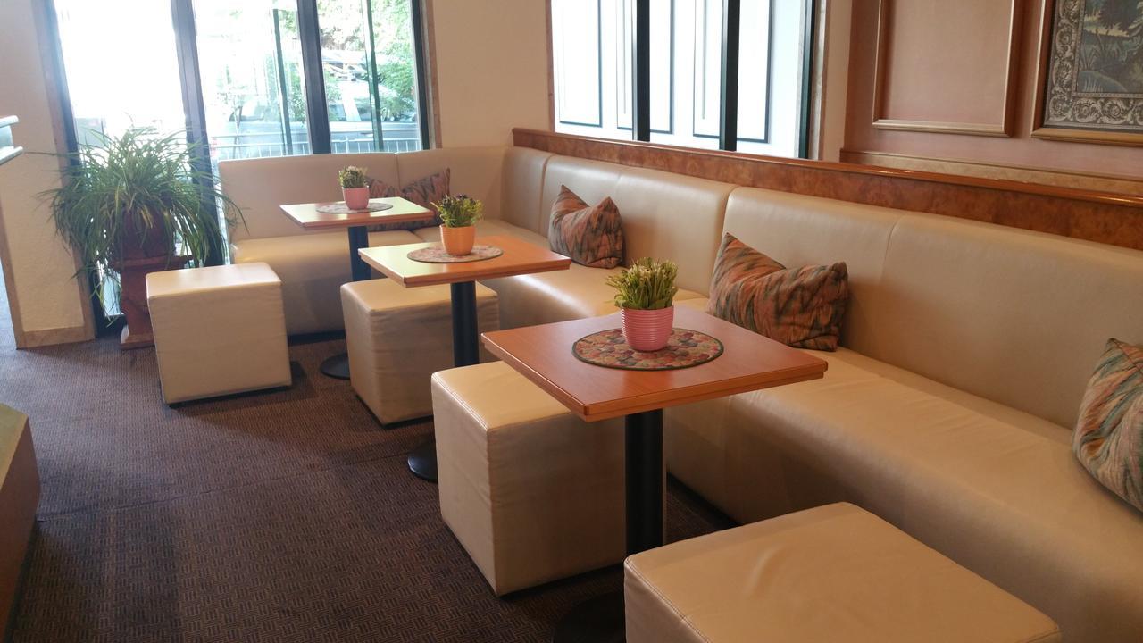 נירנברג Hotel Cristal מראה חיצוני תמונה