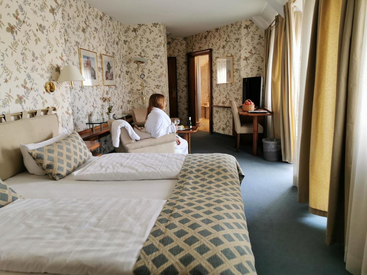 נירנברג Hotel Cristal מראה חיצוני תמונה