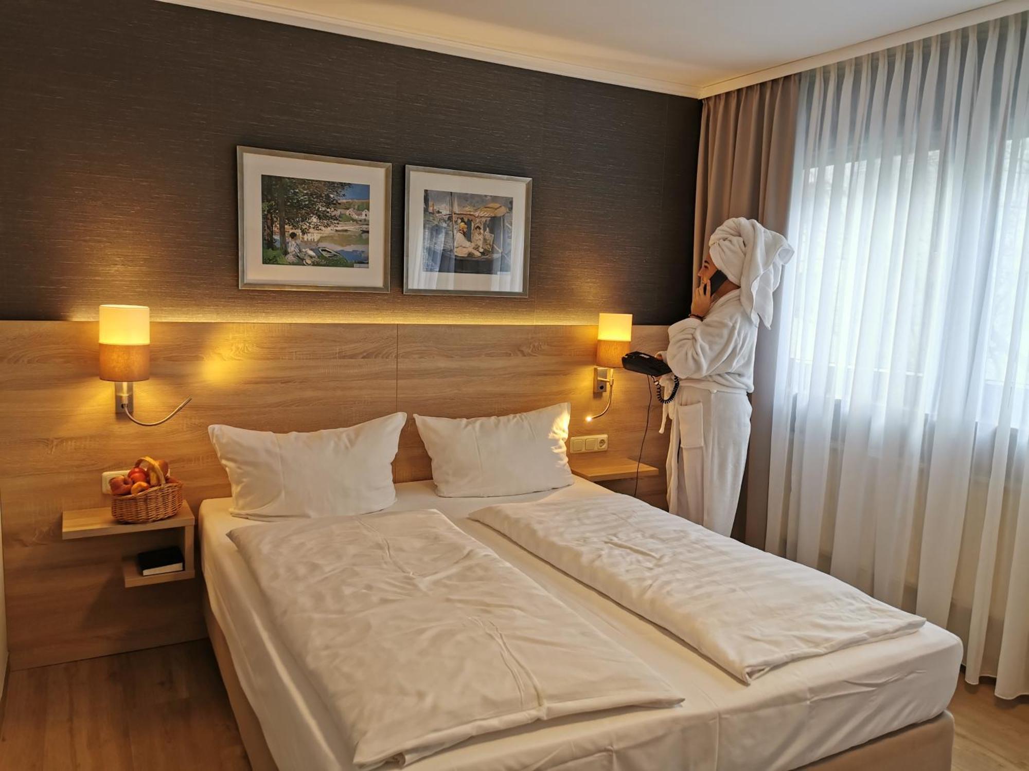 נירנברג Hotel Cristal מראה חיצוני תמונה