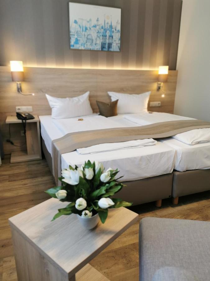 נירנברג Hotel Cristal מראה חיצוני תמונה