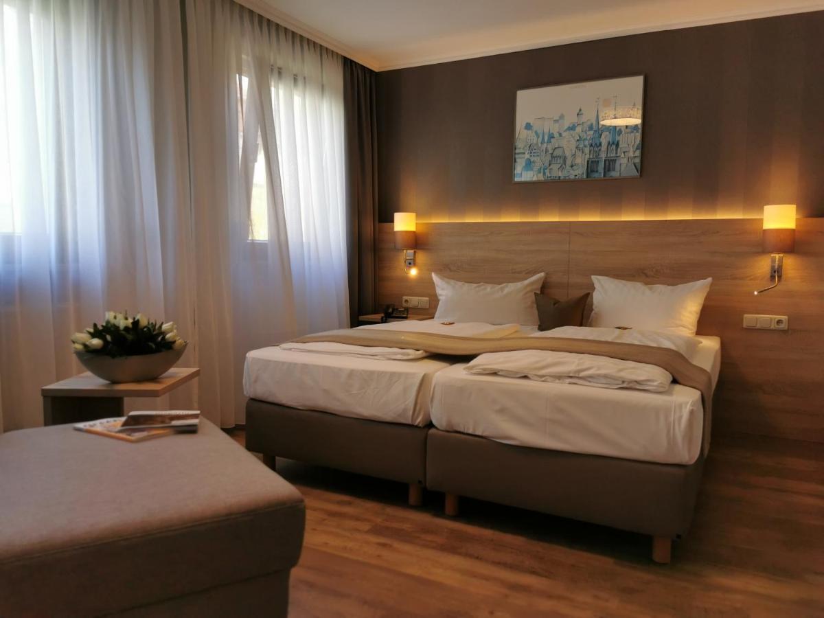 נירנברג Hotel Cristal מראה חיצוני תמונה